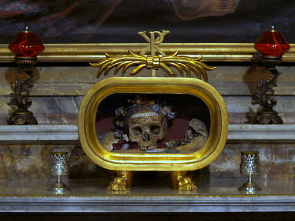 Santa_Maria_in_Cosmedin_(Rome)_Skull_of_St